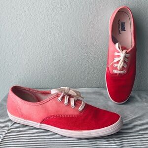 Keds | Vintage 90s Y2k Narrow Hand-Dyed Two-Tone Red Arch Support Sneaker